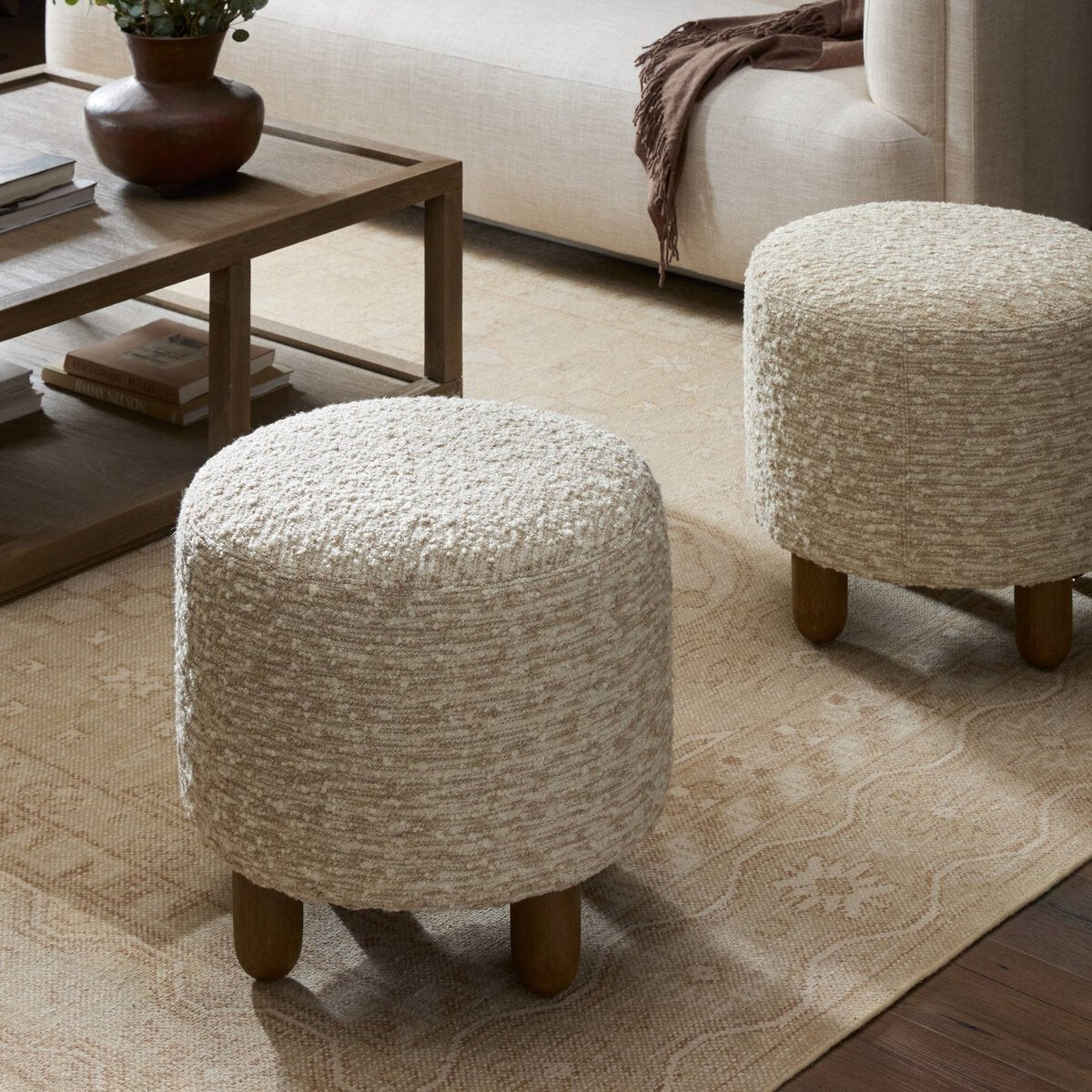Aniston Ottoman 23"